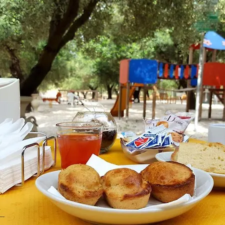 Agriturismo La Rondine Farm stay *